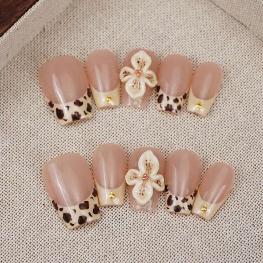 ☀️🛍️ 3/$10 Cheetah Press On Nails 🛍️☀️